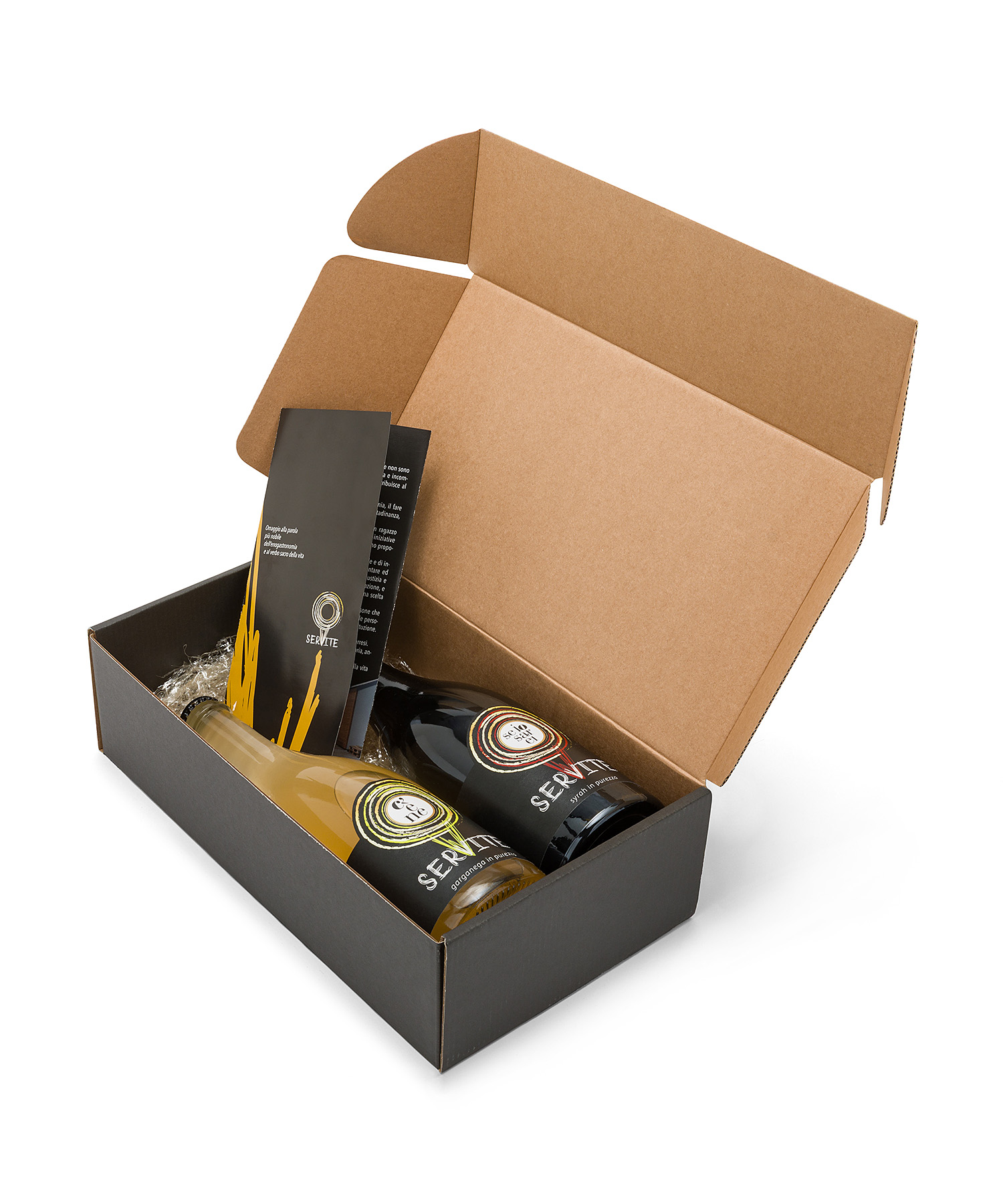 <p><strong>INQUADRATURA: COMPOSIZIONE</strong></p>
<p><em><strong>servizi aggiuntivi: </strong>scontorno; fotoritocco avanzato</em></p>
composizione vino regalo